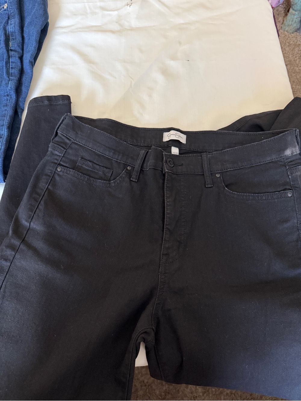 Women's Skinny Jeans in Black - Classic Slim Fit